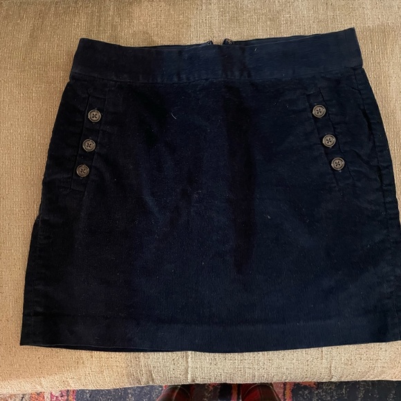 2 Corduroy Skirts - Banana Republic - Picture 4 of 5